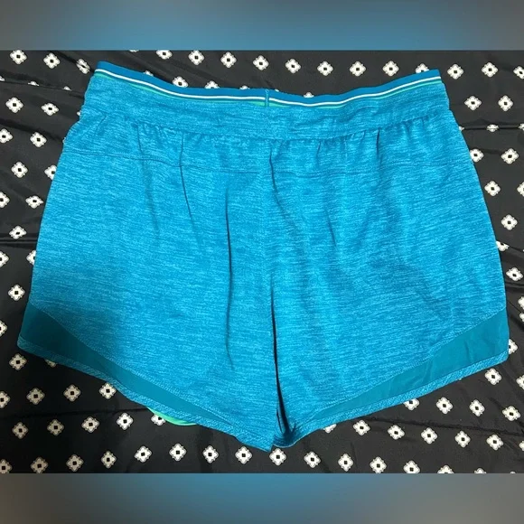 💰2/$10 Avia teal and turquoise Athletic Shorts w/ pockets &drawstring size L - Picture 2 of 8